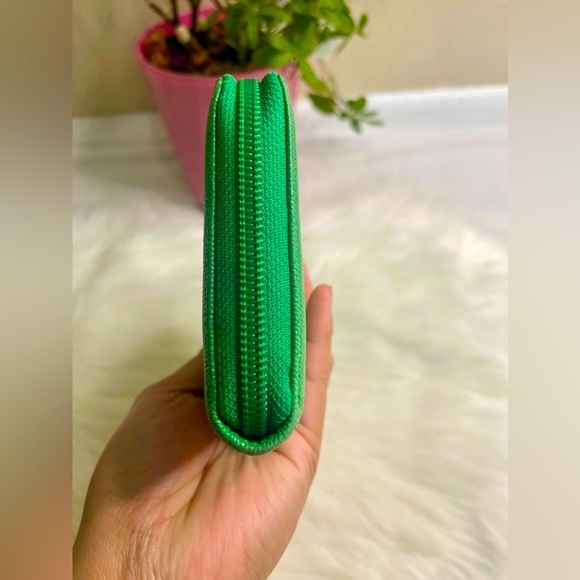 Full Inclusion Chanel Caviar Wallet - Picture 7 of 16